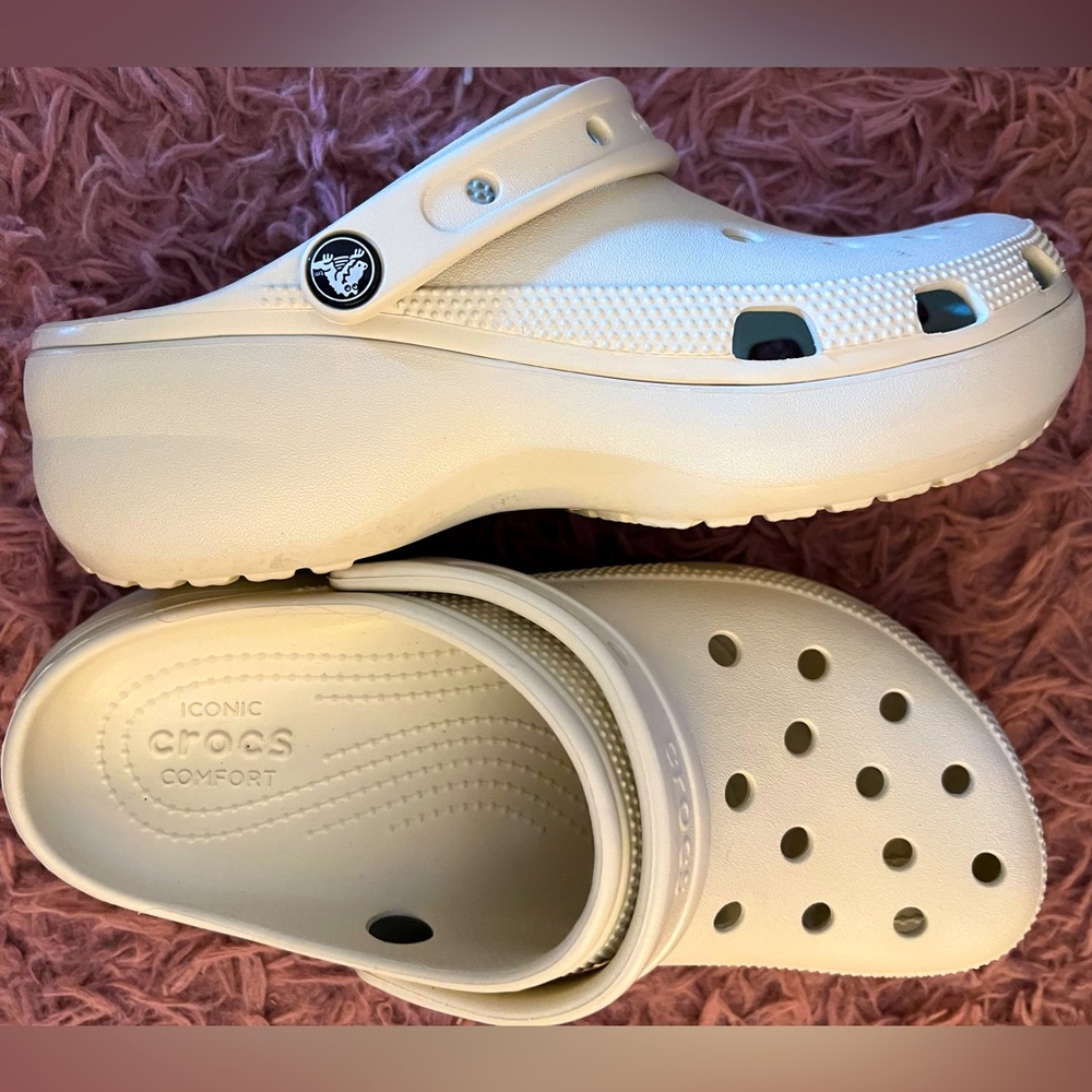 Tan Crocs